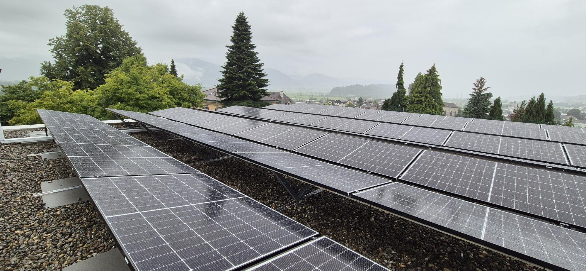 Energiesystem / PV-Anlage Schulhaus Bifang, Uznach